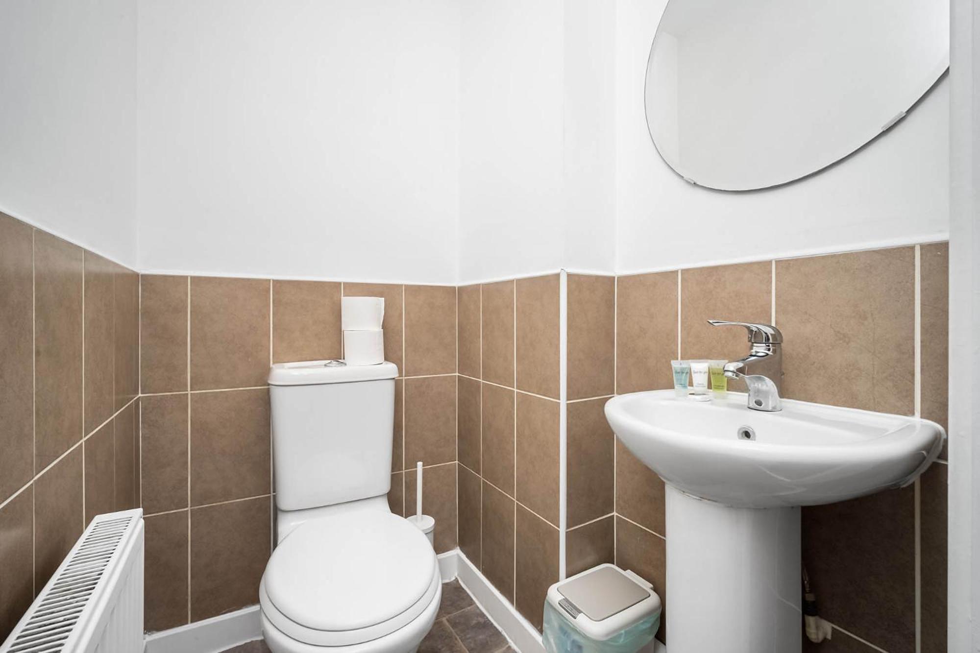 2 Bedroom House - Garden & Parking 2Gm - Wifi Birmingham Bagian luar foto