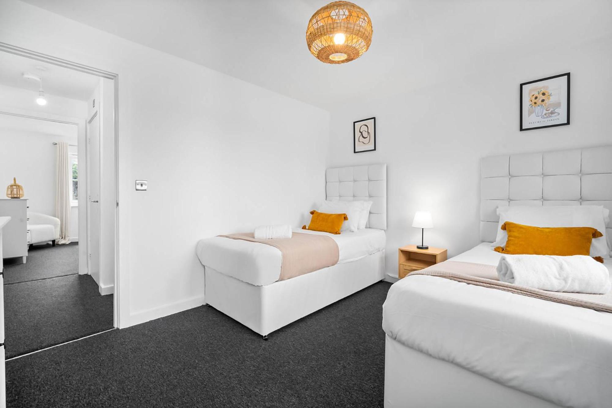 2 Bedroom House - Garden & Parking 2Gm - Wifi Birmingham Bagian luar foto